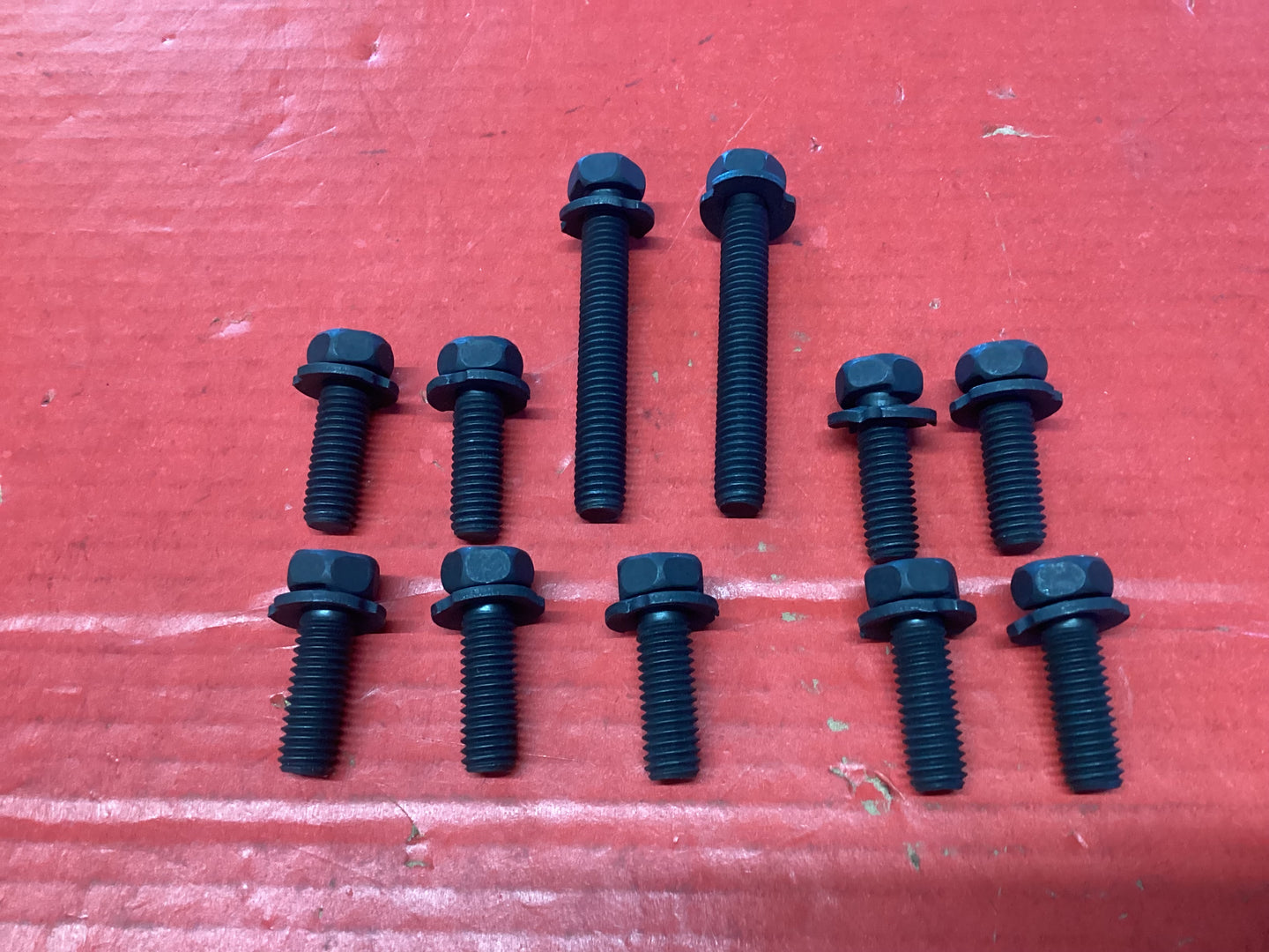 MUSTANG EXHAUST MANIFOLD BOLTS 6 CYL. 170,200 PART # F-525