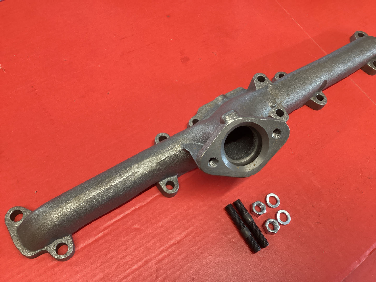 Mustang Exhaust Manifold 6 Cylinder 1964-1967 ( Heavy Part May Require Extra Shipping)