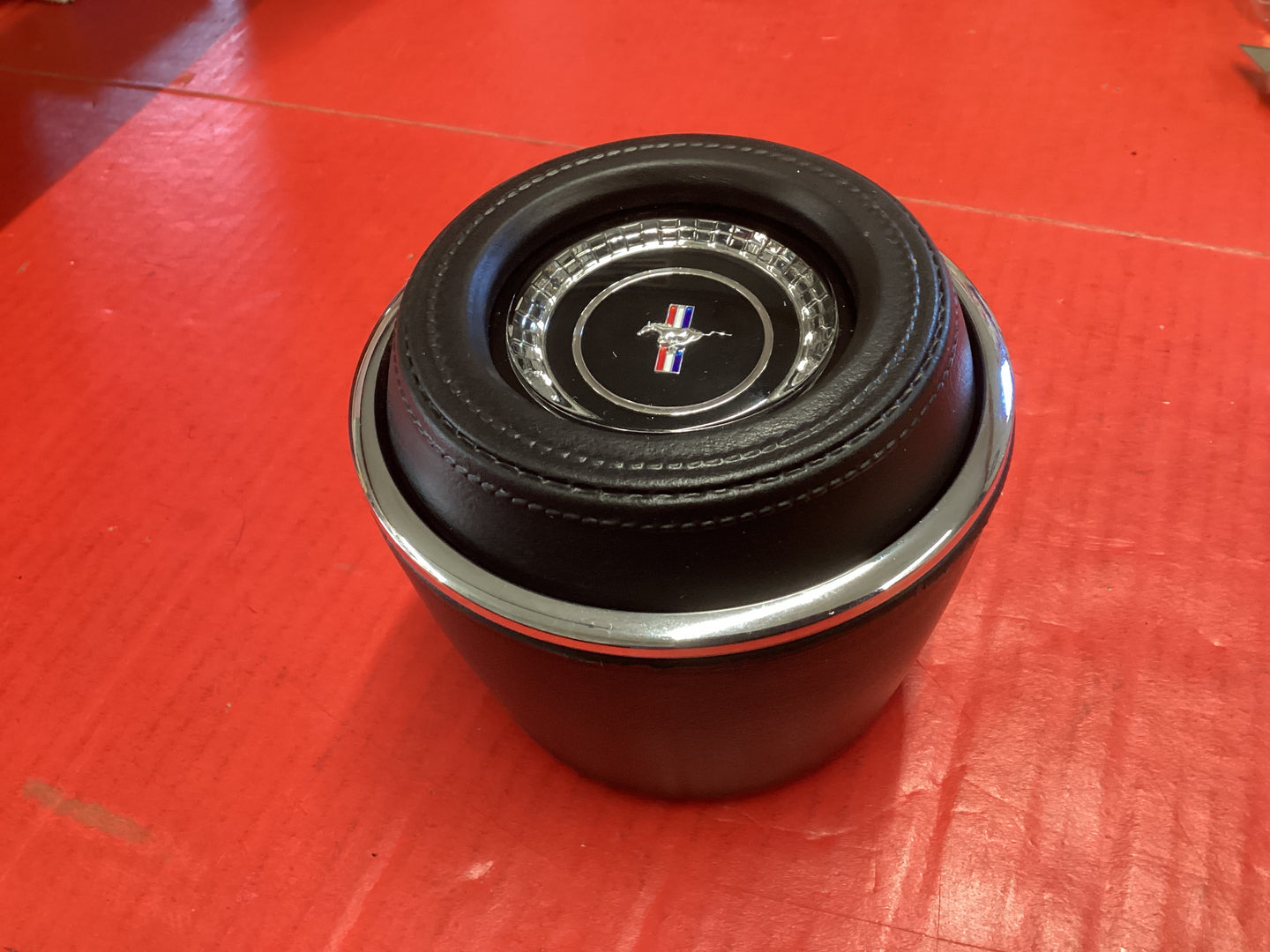 MUSTANG 1967 STEERING WHEEL CENTER PAD  BLACK C7ZZ-3623-BK