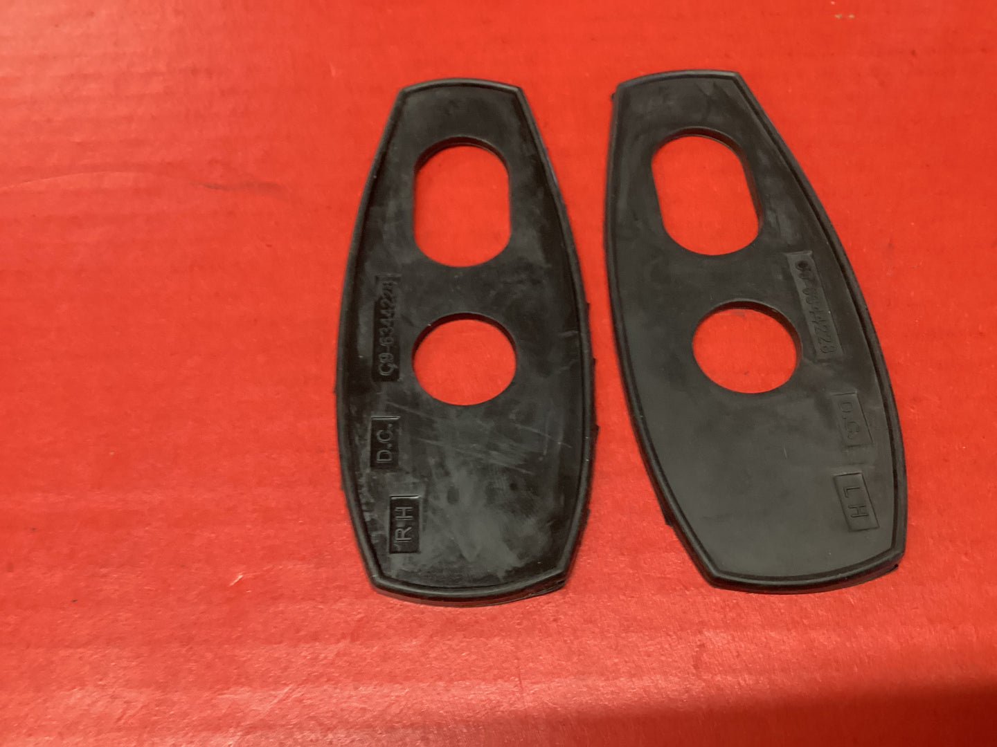 Mustang 1969-1973 Rear Spoiler Rubber Gaskets Pair. Used between base and trunk lid.
