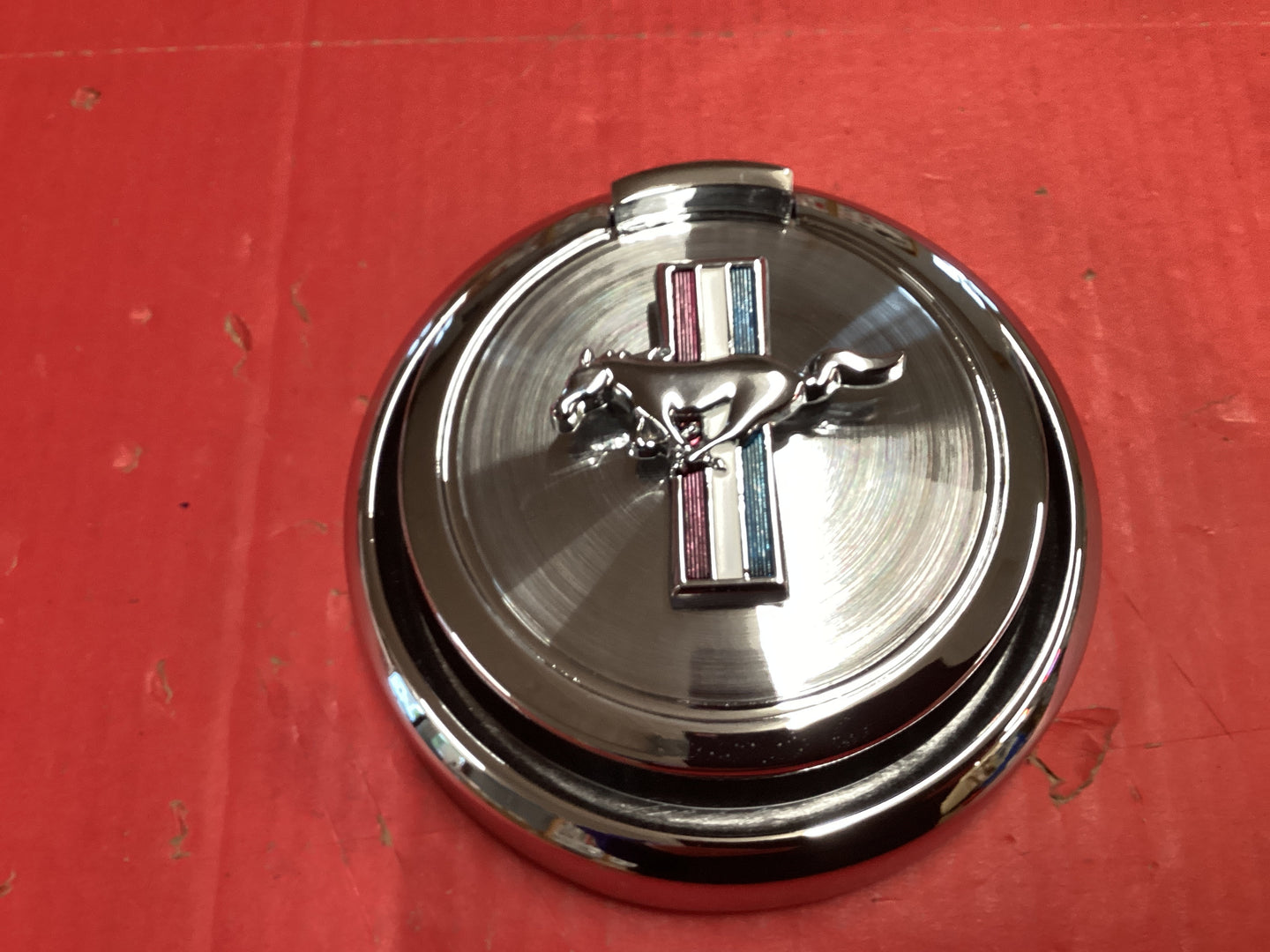Mustang 1970 Pop Open Gas Cap with Running Horse Emblem
