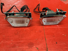 Load image into Gallery viewer, MUSTANG 1968 FRONT MARKER LIGHT HOUSINGS PAIR
