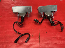 Load image into Gallery viewer, MUSTANG 1968 FRONT MARKER LIGHT HOUSINGS PAIR
